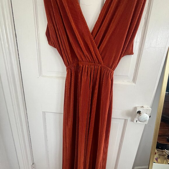 FLORET STUDIOS Plissé Pleated Maxi Surplice Dress - Picture 5 of 5